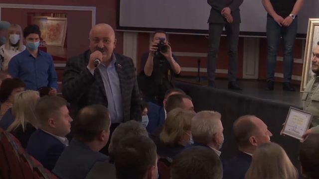 Новогоднее поздравление председателя Думы города Братска Ларисы Павловой смотреть онлайн