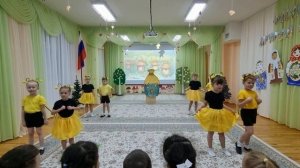 Дружные пчёлки - коллективная конкурсная работа детей с ТНР