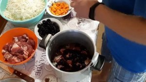 ГОВЯДИНА С ЧЕРНОСЛИВОМ В СКОРОВАРКЕ