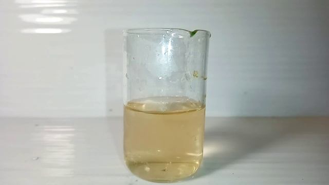 Реакция МЕТАВАНАДАТА АММОНИЯ и ГИДРОКСИДА НАТРИЯ. Опыты по химии. Опыты с ванадием смотреть онлайн