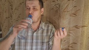 Пробую дешевую  и дорогую воду! Святой источник 24 рубля и EVIAN 126 руб.
