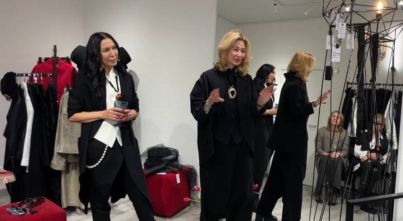 бренд концептуальной одежды croki. коллектив компании. Crokis. одежда модного дома croki. одежда модного дома croki.