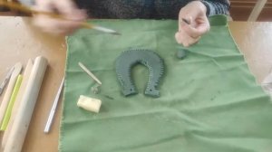 изготовление подковы из глины