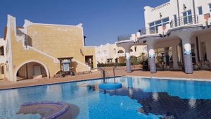 ЕГИПЕТ FARAANA REEF RESORT ЭКОНОМНЫЙ СЕМЕЙНЫЙ ОТЕЛЬ В БУХТЕ. ПЕСЧАНЫЙ ЗАХОД В МОРЕ. КРАСИВЫЙ РИФ