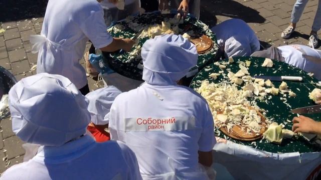День города-2016 Рекорд Украины по шинкованию капусты смотреть онлайн