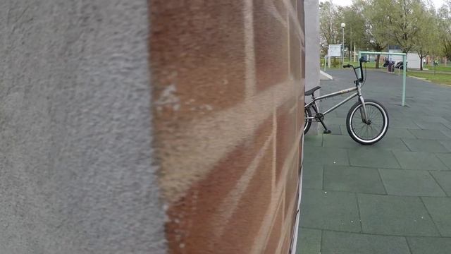 Трюковый велосипед BMX Aist WTF смотреть онлайн