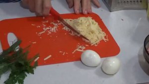 Рецепт праздничного салата с сыром, ветчиной, огурцом, перцем