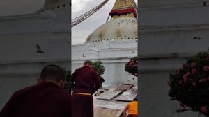 Буддийская практика простираний Ладакх