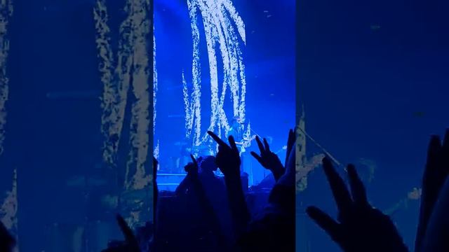 Sam Fender live at Wembley Arena London 1/4/22 Hypersonic Missiles ending Seventeen Going Under tou смотреть онлайн