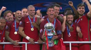 Сборная Португалии стала чемпионом Европы по футболу, обыграв в финале команду Франции со счетом 1:0