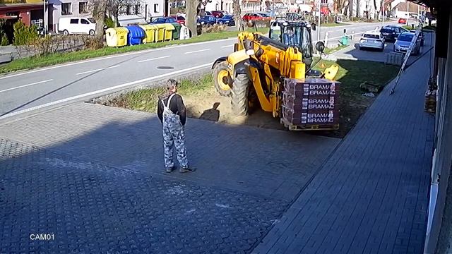 JCB teleskop - přesun tašek смотреть онлайн