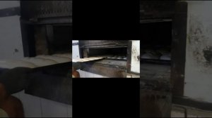 Хлеб на дровах в печи