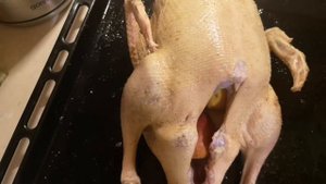 Сочная утка с яблоками в духовке. Как приготовить утку в духовке. Запеченая утка на праздничный сто