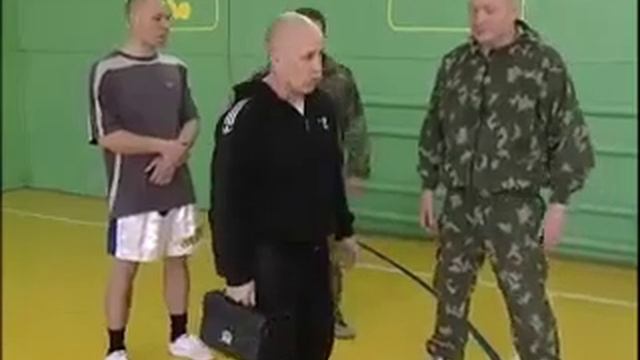 Стрела.ВАлерий Крючков.ТВпередача Защити себя сам 3.mp4