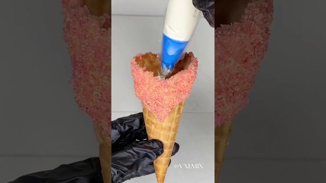 Strawberry Crunch Cones ?? | Easy Recipes | Valentines Recipes | VXI MIX