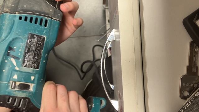Перфоратор Makita HR2470