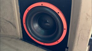 Сабвуфер DL Audio Piranha 10 v.2 в BMW X5 e53