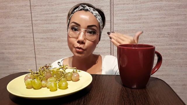 МУКБАНГ!Моя первая влюблённость😍.Исписала кучу дневников✍.Про школу☝️