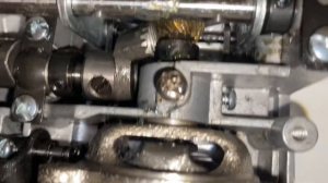 Одна из лучших и надежных швейных машин.