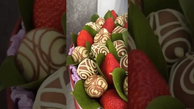 Букет из клубники в шоколаде своими руками. Тренд фудфлористики