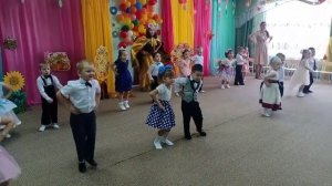 Осенний общий танец "Проказница осень"!