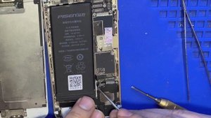 Камера айфона снимает мутно. iPhone 6.  Ремонт