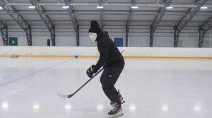 Как кататься на коньках. Правильная посадка.