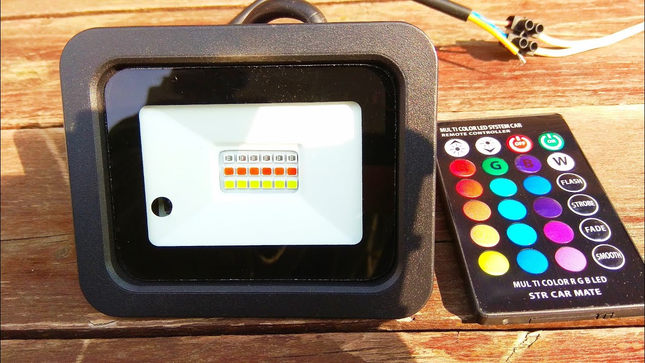 Светодиодный RGB прожектор с пультом ДУ / RGB LED floodlight with remote control