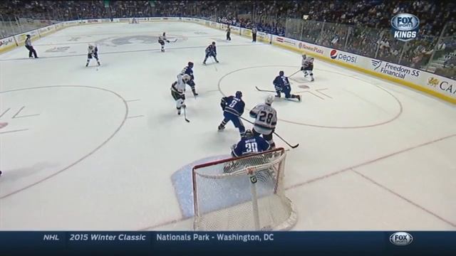 Шайба Джастина Уильямса в ворота "Эдмонтона" (02.01.15) смотреть онлайн