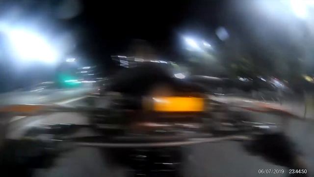 Гайцы приняли за раздачу в центре / Стритец#7 смотреть онлайн