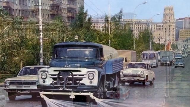 "Улицы ждут пустые"(из к/ф " Первый троллейбус ") смотреть онлайн