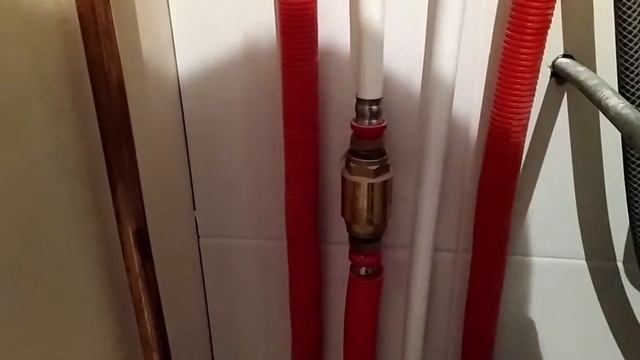 монтаж труб ХГВС и канализации. Узел водоучёта. Монтаж парогенератора.