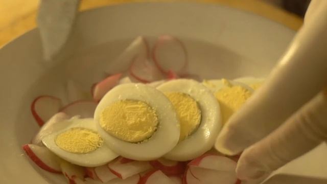 Салат из редиса с яйцом смотреть онлайн