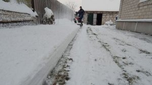 Чистим снег мотоблоком