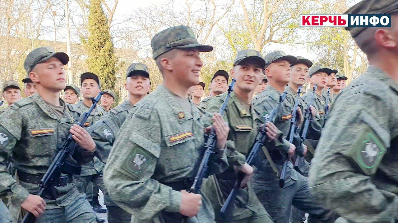 В центре Керчи прошла репетиция парада Победы смотреть онлайн