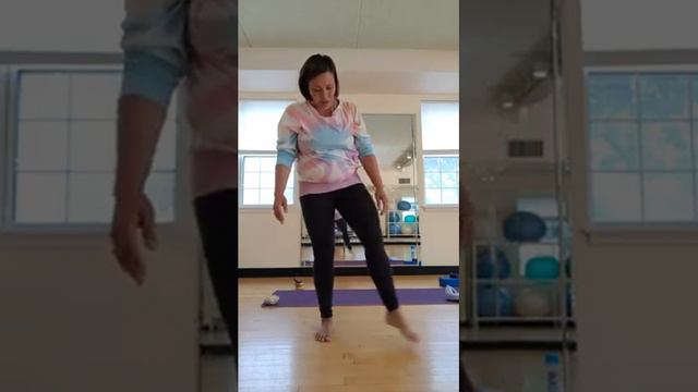 Yoga with Erika 8.22.20 смотреть онлайн