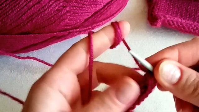 Вязание лицевых и изнаночных петель Видео урок Классический способ  Вязание спицами для начинающих