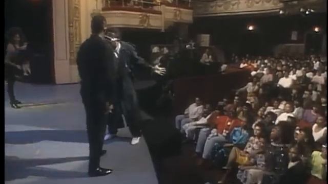 MC Hammer - Pump It Up смотреть онлайн