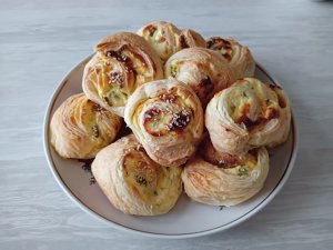 Слоёные булочки с творогом