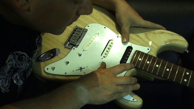 Fender vs All Parts vs Musiclilly 11 Hole Stratocaster Pickguard American Stratocaster смотреть онлайн