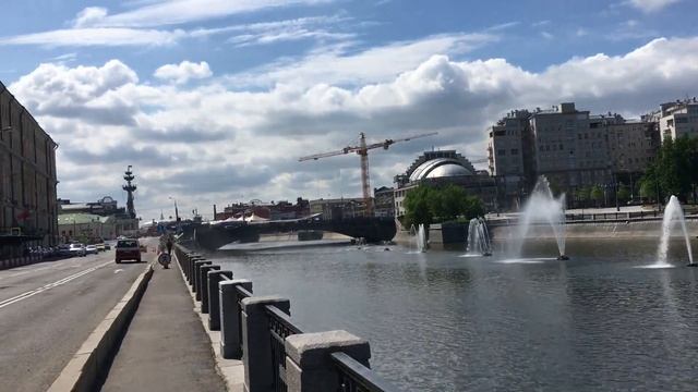 Софийская набережная Москва