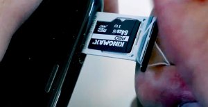 Как достать застрявшую в телефоне симку: 5 хитростей и способов