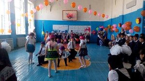 Танец под песню " час непослушания"