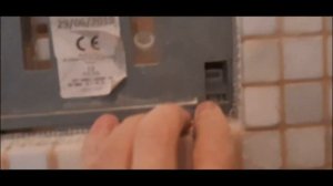 Эпоксидная затирка, шов ревизионного люка, стеклянная перегородка, зеркало в нише. Ванная финал.