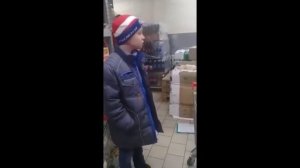 Школота ворует в магазинах