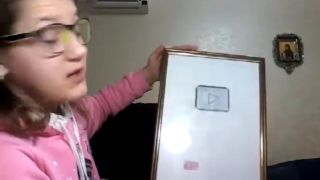 Обзор на самодельную серебряную кнопку ютуб (ужасно получилось) смотреть онлайн