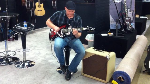 NAMM 2013 Silvertone 1478 смотреть онлайн