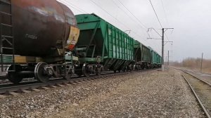 2ТЭ116 с грузовым поездом