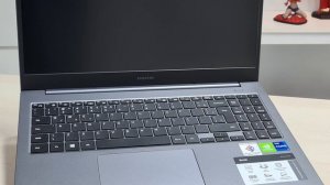 SAMSUNG BOOK NP550XDA - unboxing e testando ele em diferentes jogos