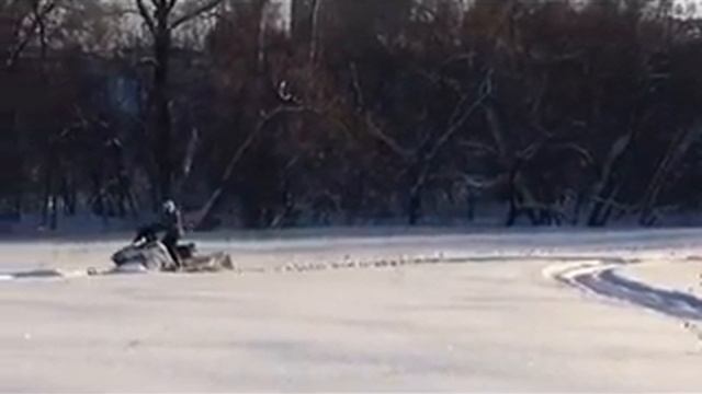 Polaris Rmk 600 snowmobile and my daughter. first trip смотреть онлайн